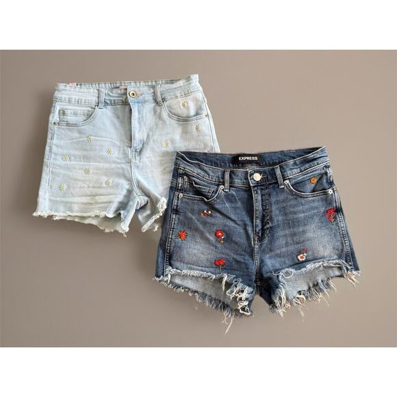 2 Pairs Jean Mini Shorts Flowers Daisies Y2K Express Daisy Dukes Size Small Boho - Picture 1 of 16